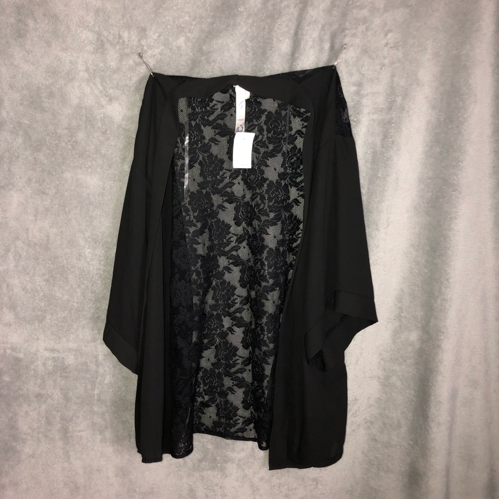 Short Sleeve Cardigan with Lace